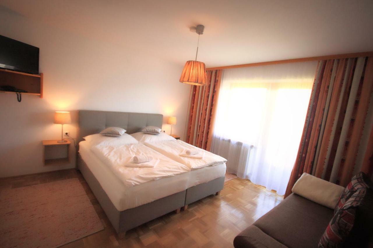 Hotel Pension Eichenhof رييد ايم زيلرتال المظهر الخارجي الصورة
